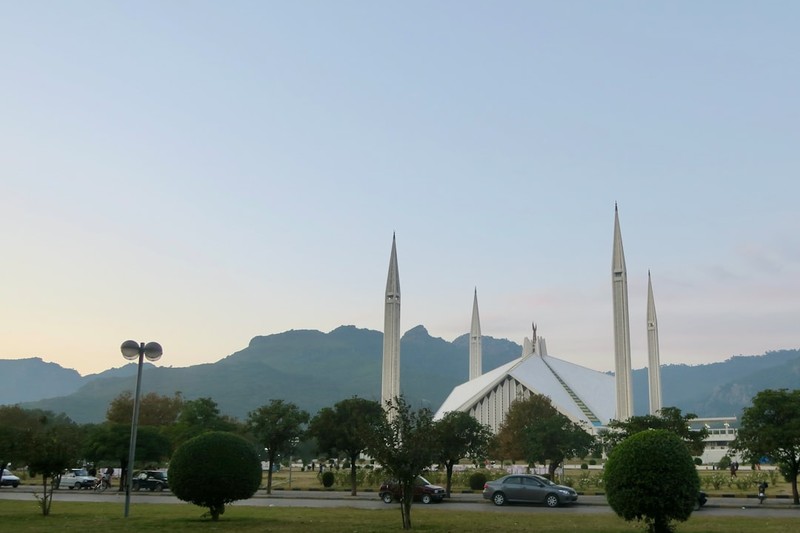 Faisal Mosque in Islamabad with Margalla Hills in the background