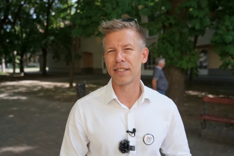 Péter Magyar speaks during a campaign event in Csongrád, Hungary, ahead of the 2024 European Parliament elections.