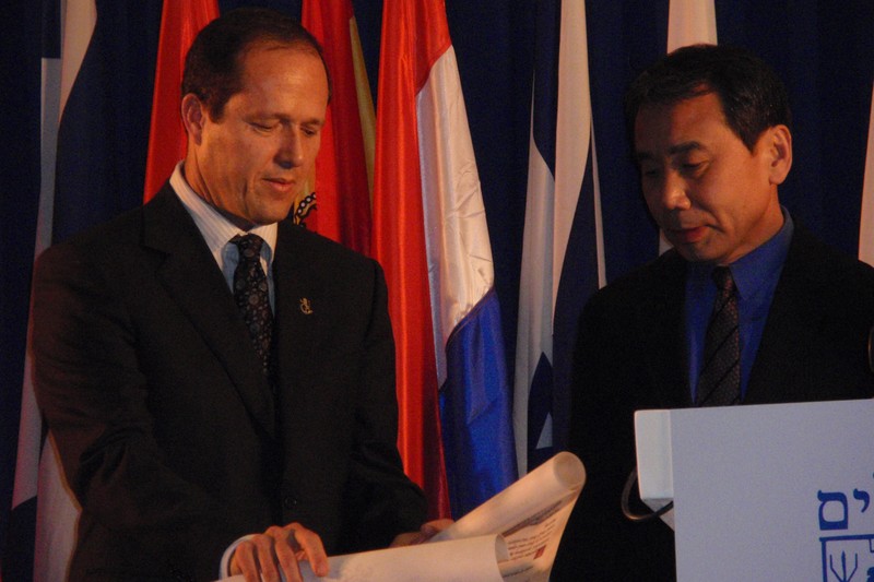 Haruki Murakami at the Jerusalem Prize ceremony in 2009