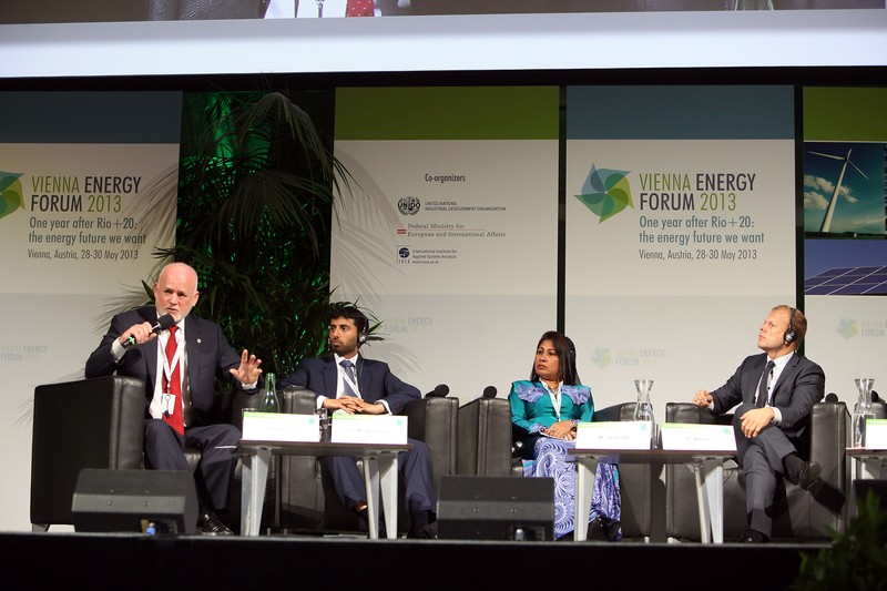 Ministerial and high level dignitaries segment
Peter Thompson, Suhail M. Almazroui, Mariyam Shakeela, Heikki Holmas
VEF 2013 VIENNA , 28 May 2013

Foto: UNIDO/ Gerhard Fally