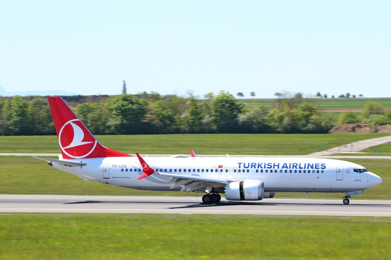 A Turkish Airlines Boeing 737 MAX 8 landing on a runway